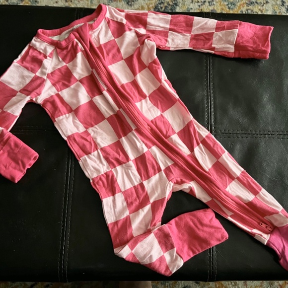 Pink checkered Bamboo zip sleeper - Picture 2 of 2